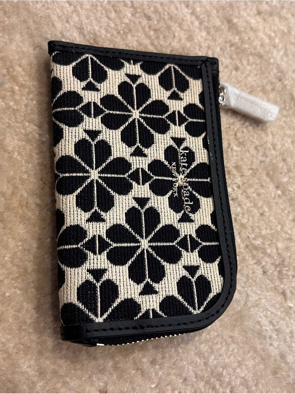 Kate Spade New York Signature Black & Cream  Zip Card Case